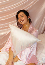 Load image into Gallery viewer, CHLOCO SILKS | 22 Momme Pure Mulberry Silk Pillowcase
