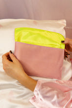 Load image into Gallery viewer, CHLOCO SILKS | 22 Momme Pure Mulberry Silk Pillowcase
