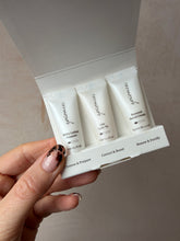Load image into Gallery viewer, Epionce Sample kit Dry / Sensitive to Normal Skin
